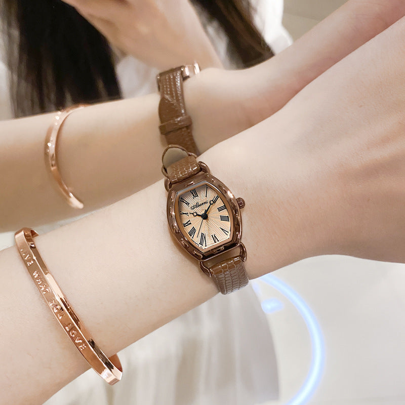 Women's Retro Small Barrel Quartz Watch