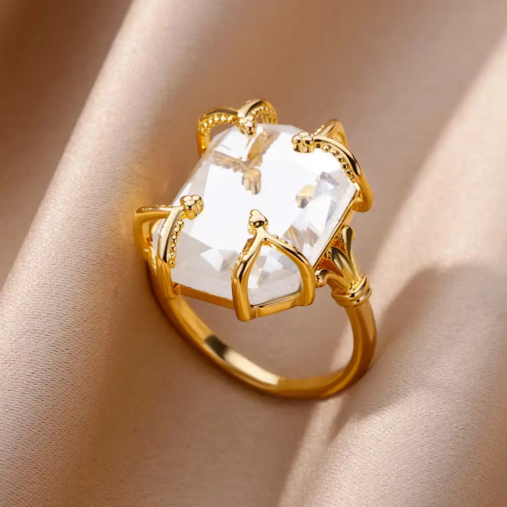 Mild Luxury Retro 18K Gold Plated Love Emerald Ring