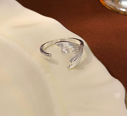 French Simplicity Fashion Temperament Pearl Fish Little Finger Ring