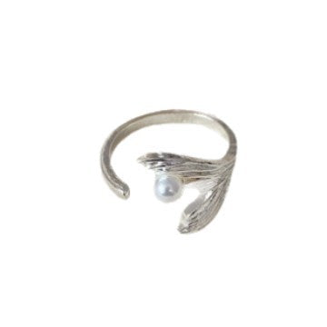 French Simplicity Fashion Temperament Pearl Fish Little Finger Ring