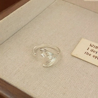 French Simplicity Fashion Temperament Pearl Fish Little Finger Ring