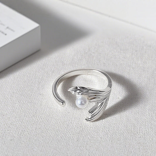 French Simplicity Fashion Temperament Pearl Fish Little Finger Ring