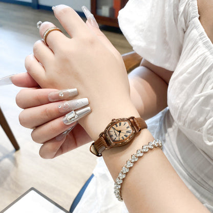 Women's Retro Small Barrel Quartz Watch